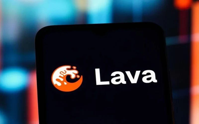 شاشتان ومواصفات قوية.. شركة Lava تتحدى الكبار بهاتف Blaze Duo 3 الجديد